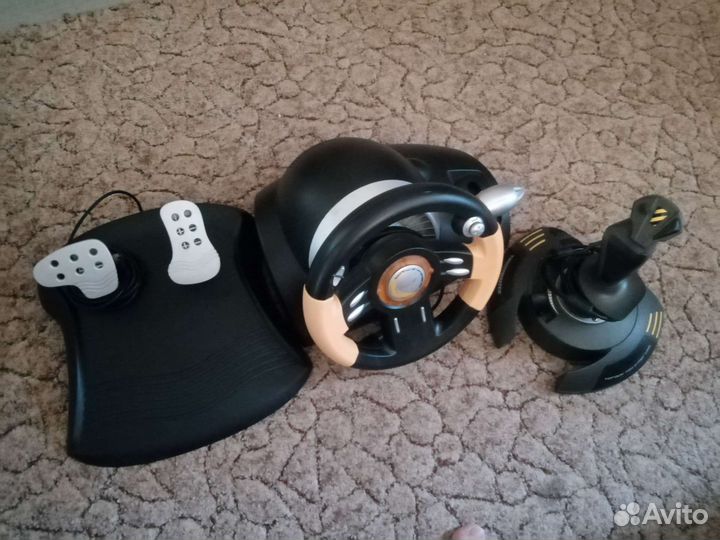 Руль, педали, джойстик игровые