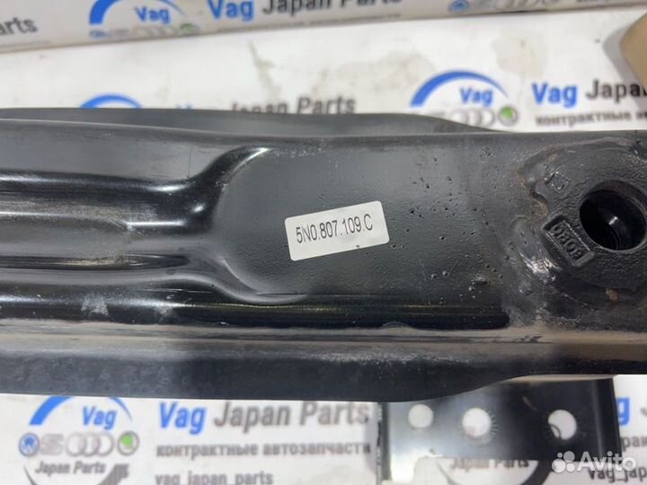 Усилитель бампера передний Volkswagen Tiguan NF