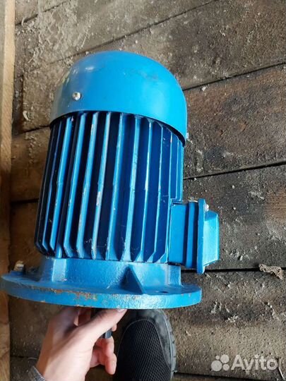 Электродвигатель асинхронный 1.5кW новый