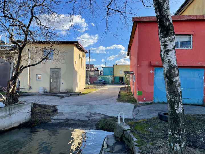 Гараж, > 30 м²