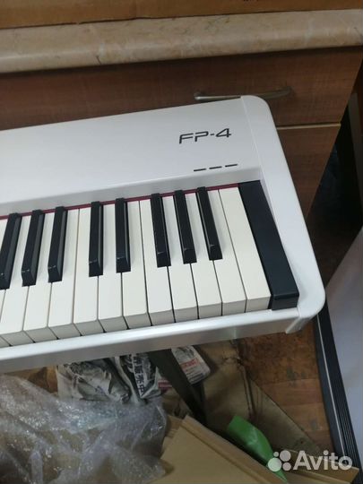 Цифровое пианино roland Fp4, korg Lp 180