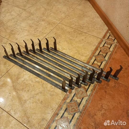 Крепление для чугунного радиатора, батареи