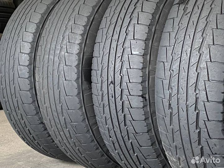 Kumho Road Venture ST KL11 235/75 R16