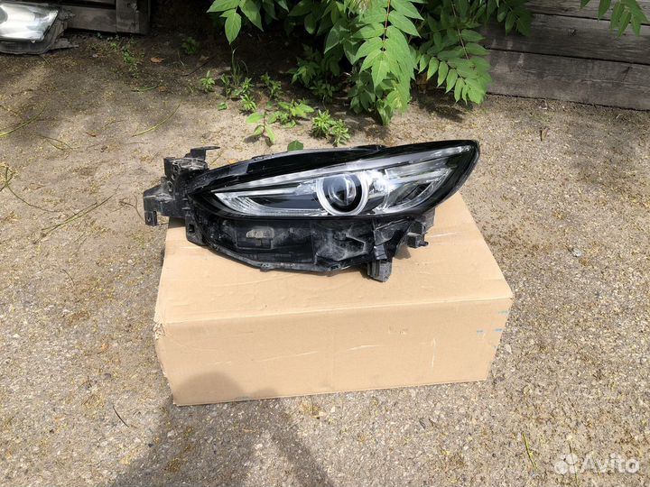 Левая фара Mazda 6 (2018-2023) GRF5-51040