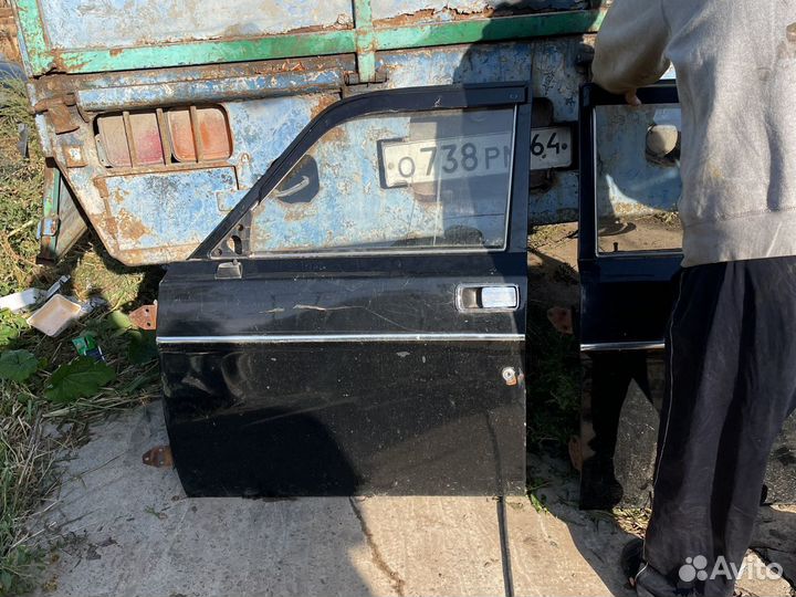 Двери на Волгу 3102