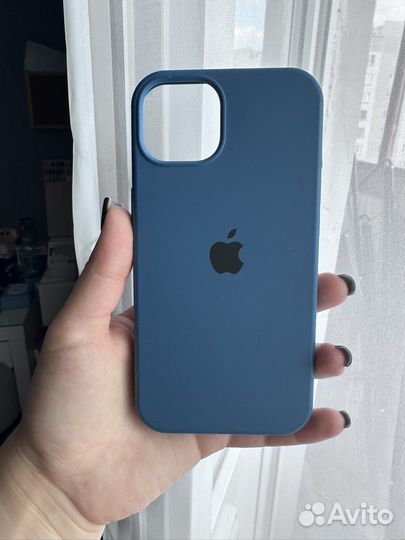 Чехол на iPhone 13