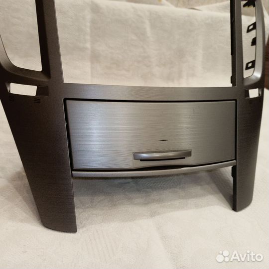 Консоль (рамка) магнитолы Subaru Outback BR