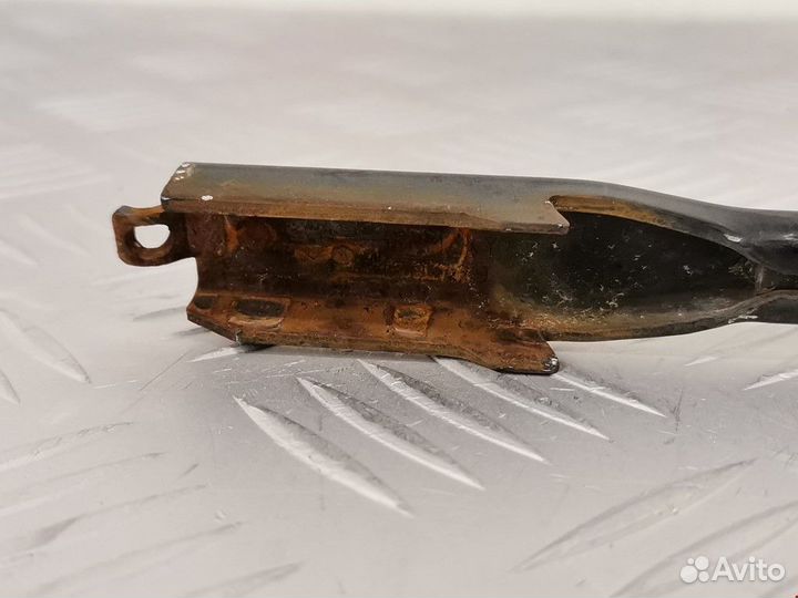 Щеткодержатель (поводок стеклоочистителя, дворник)