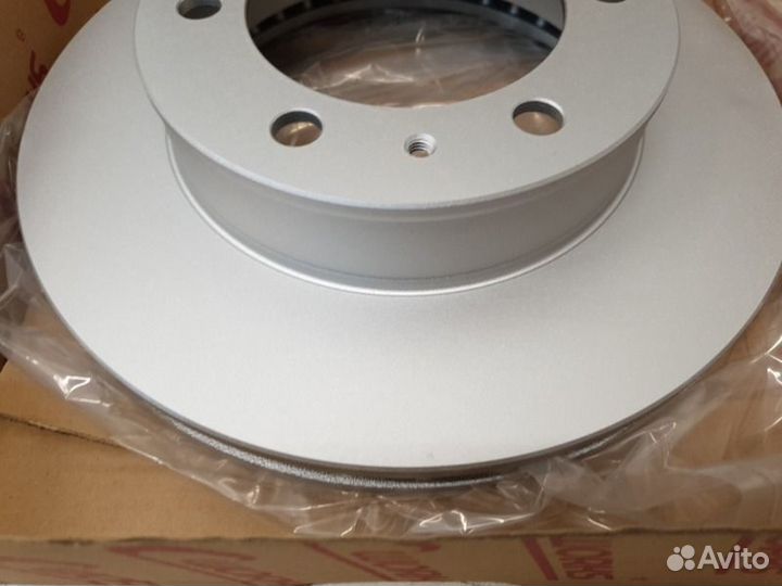 Диск тормозной передний Toyota Hilux 7 2005-2015