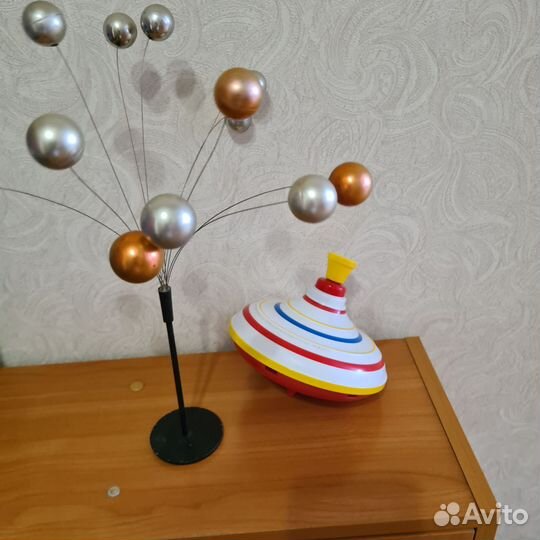 Детская игрушка юла