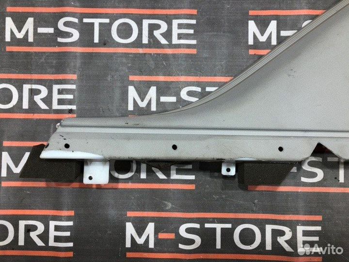 Обшивка стойки задняя левая Mercedes-Benz M-Class