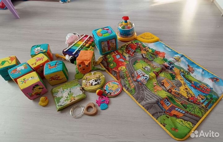 Игрушки для малыша пакетом