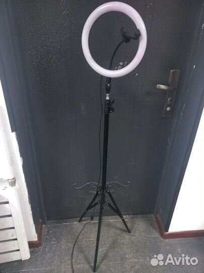 Кольцевая лампа со штативом