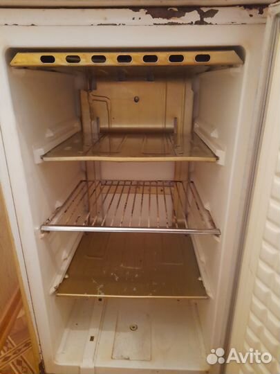 Холодильник бу маленький высота 117см