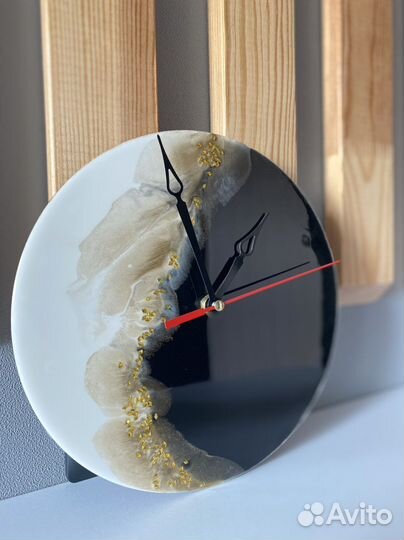 Часы ручной работы настенные с эпоксиной смолой