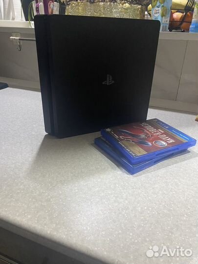 Sony PS4 slim