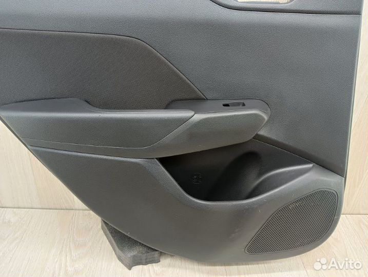 Обшивка двери задняя левая Hyundai Solaris 2