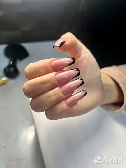 Маникюр,педикюр