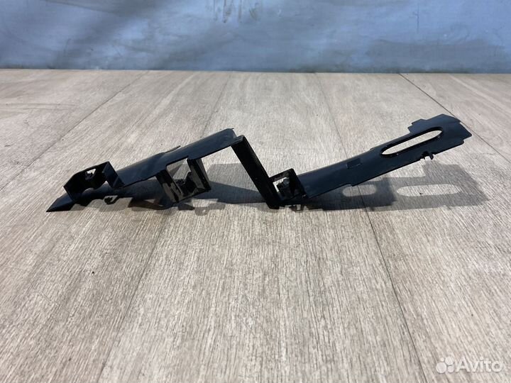 Дефлектор радиатора левый Volkswagen polo MK5