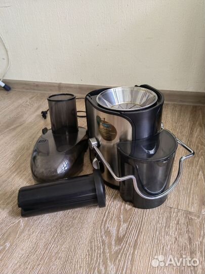 Соковыжималка Scarlett SC-015