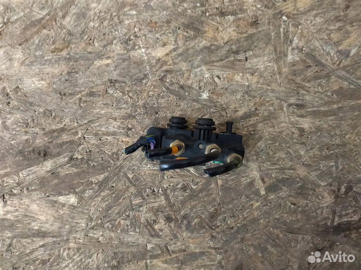 Блок клапанов пневмоподвески Range Rover Sport