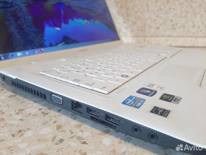 Toshiba Sattelite C670 17 дюймовый