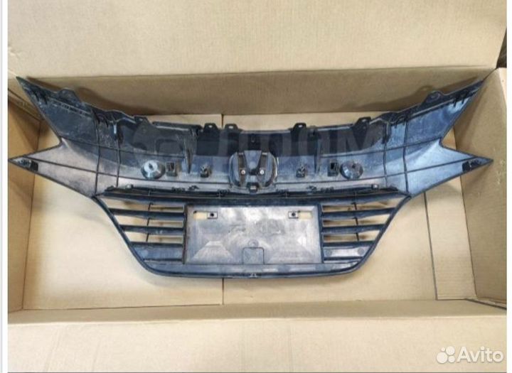 Решетка радиатора Honda Vezel 2014