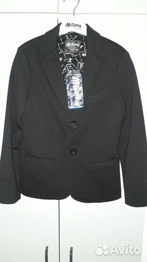 Пиджак для мальчика новый 8-9 лет