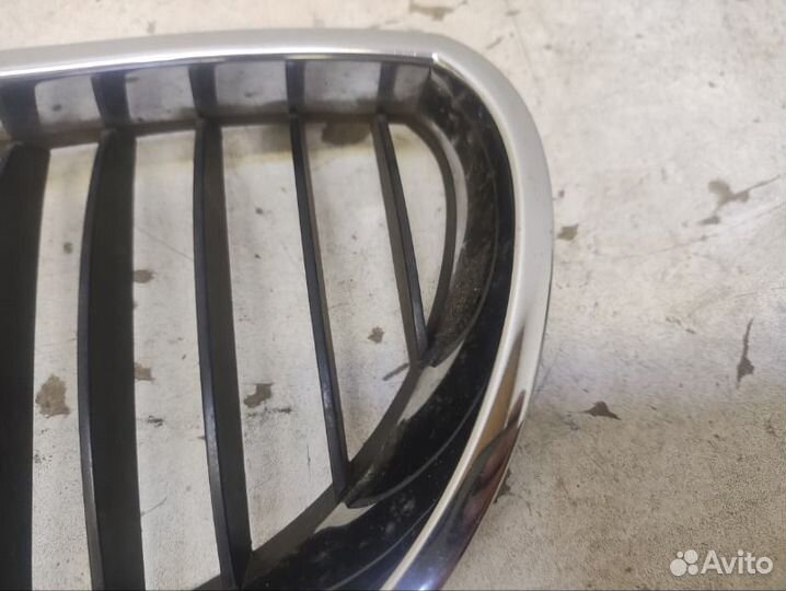 Решетка радиатора левая Bmw 5Er E60 2003-2009