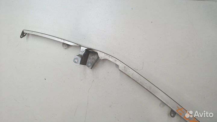 Ресничка под фару Toyota Tundra, 2000