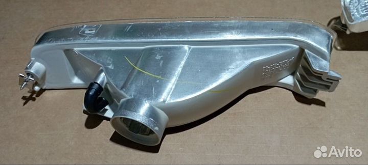 Поворотники 2 шт Nissan Serena 92-96