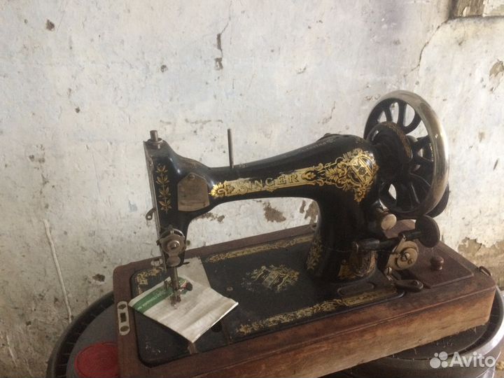 Столетний швейный раритет Зингер
