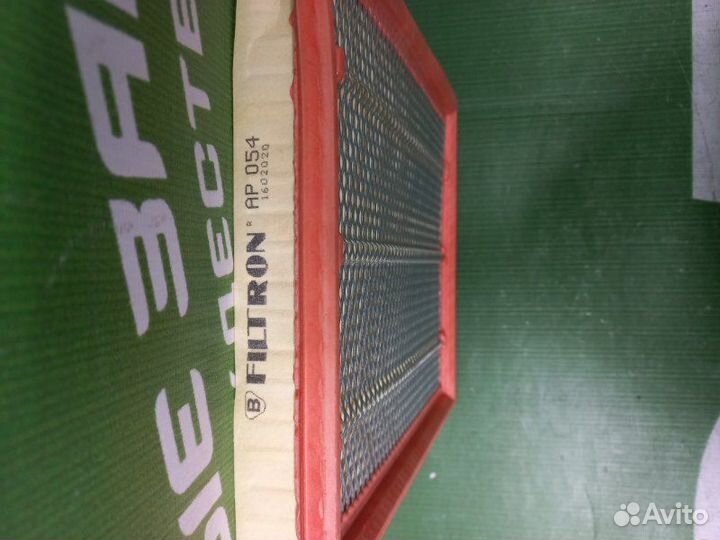 Воздушный фильтр двигателя Opel Kadett седан 1991