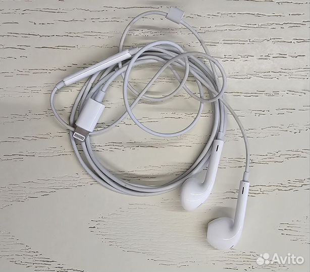 Проводные наушники iPhone