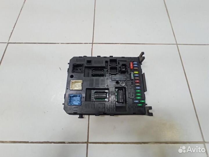Блок предохранителей Peugeot 408