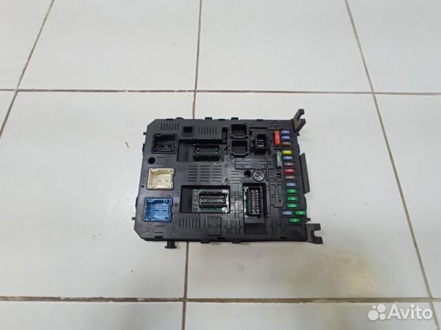 Блок предохранителей Peugeot 408