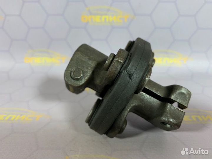 Рулевой карданчик Opel Vectra A