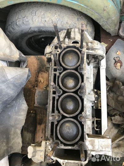 Продам блок (коробку) на 412 Москвич