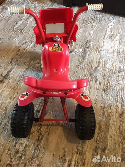 Детский велосипед трехколесный