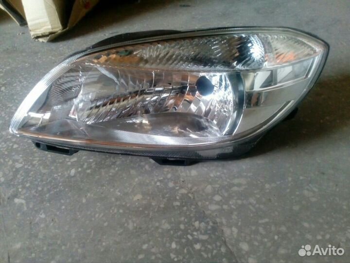 Фары Шкода Фабиа 10-14 г.в