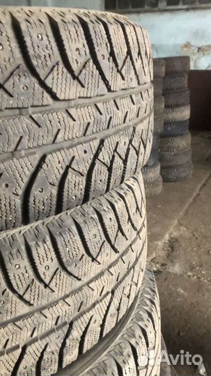 Bridgestone Ice Cruiser 7000 235/60 R16