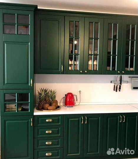 Угловая кухня в классике на заказ