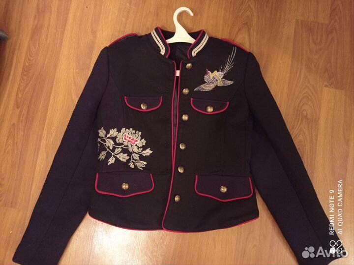 Пиджаки Жакеты свитера блуз костюмы жен.44 46 р