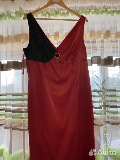 Платье вечернее с накидкой отделанное бисером