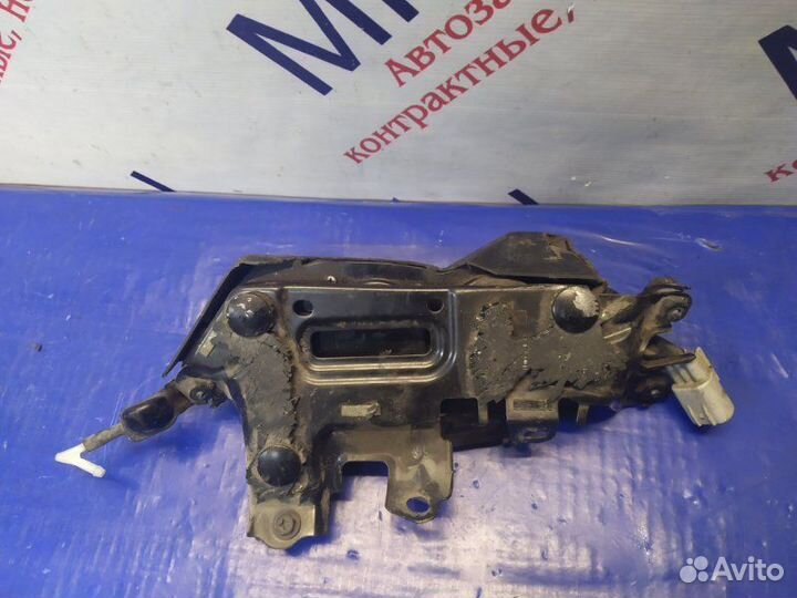 Мотор стеклоочистителя задний Toyota Land Cruiser