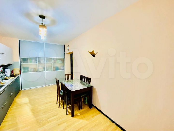 4-к. квартира, 125 м², 2/6 эт.