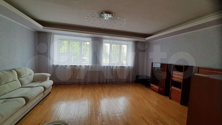 3-к. квартира, 130 м², 1/5 эт.