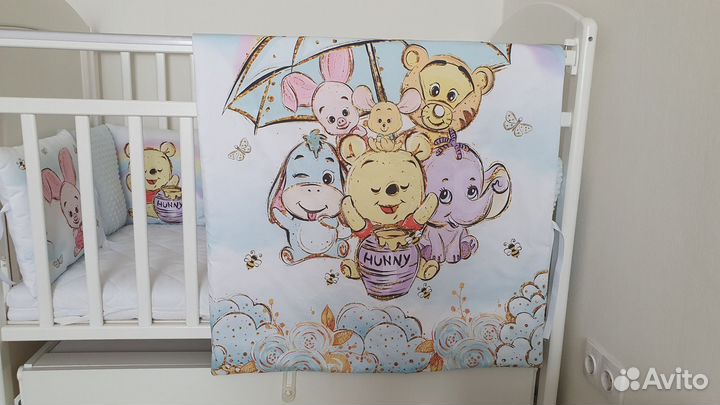 Бортики и одеяло в детскую кроватку новые