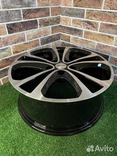 Литые диски R17 5x114.3