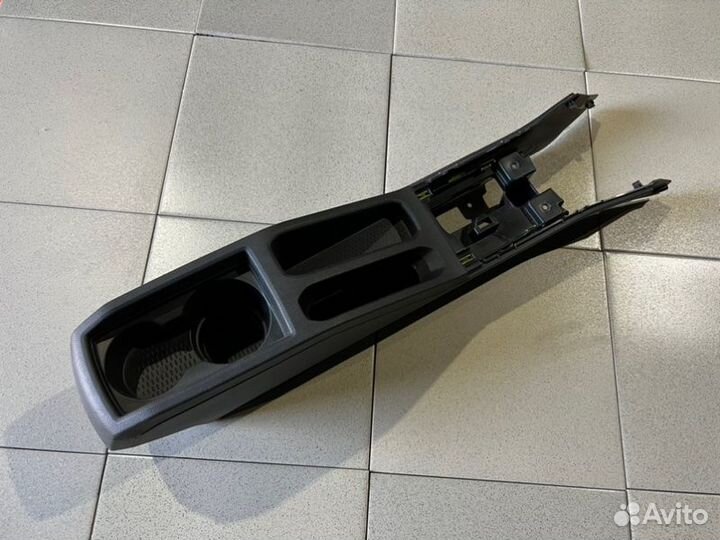 Консоль Renault Duster пробег 47.000км H4ME440 1